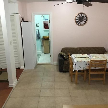 Studio Apartment At Historical House Галвестон Экстерьер фото